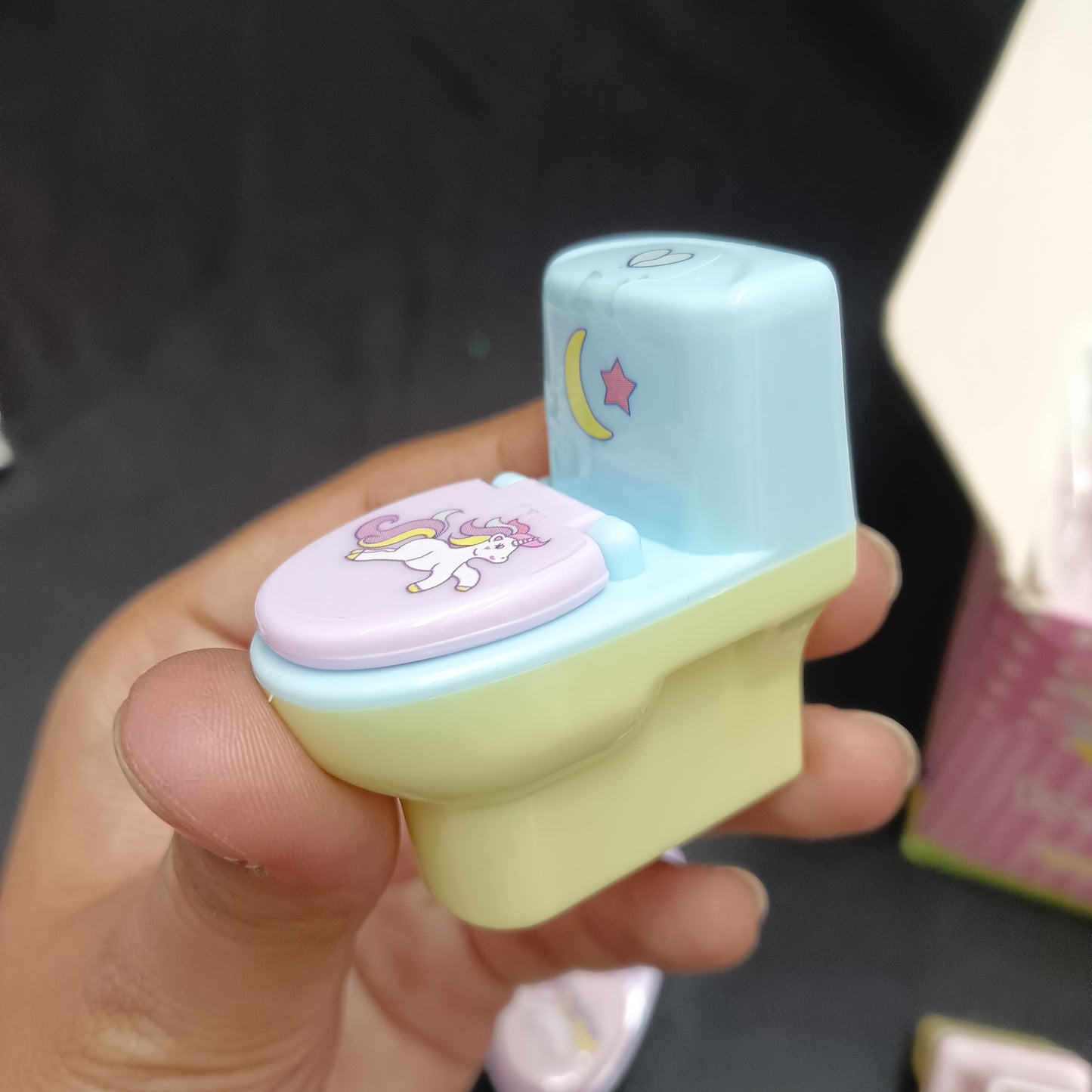 Sharpener Commode shape with unicorn eraser